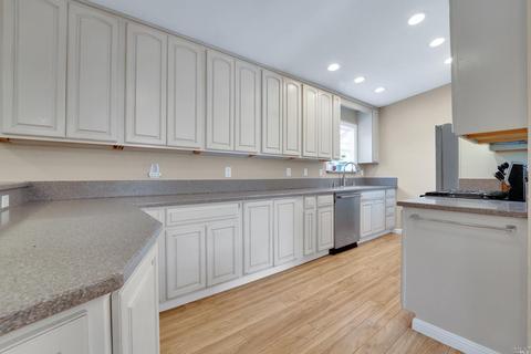 287 Cottonwood Dr, Vallejo, CA 94591 photo 6
