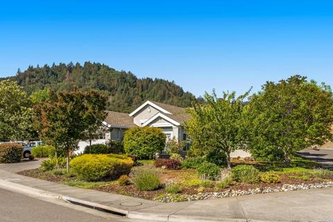 201 Creekside St, Cloverdale, CA 95425 photo 2