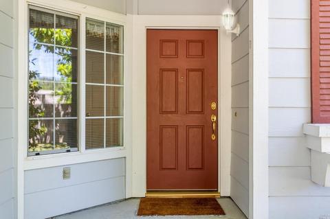 800 Emerald Bay Dr, Fairfield, CA 94534 photo 2