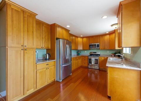 1391 Concord St, Ukiah, CA 95482 photo 3