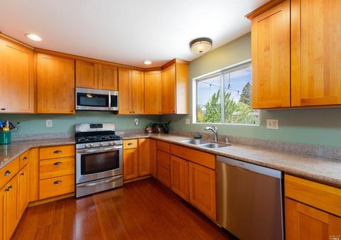 1391 Concord St, Ukiah, CA 95482 photo 4
