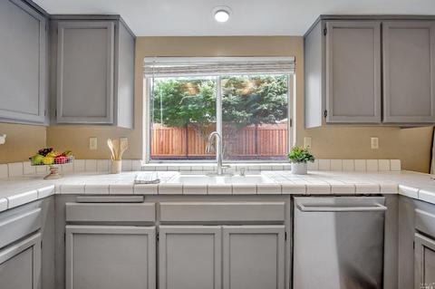 926 Buckingham Dr, Windsor, CA 95492 photo 10