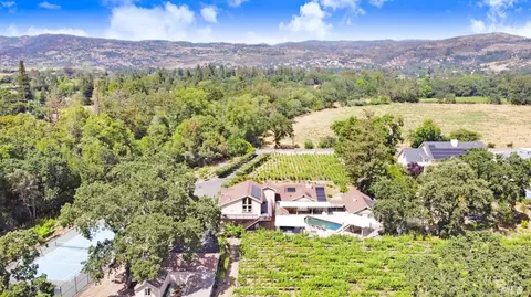1105 Hedgeside Ave, Napa, CA 94558