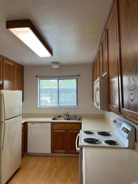 121 Elbridge Ave #A, Cloverdale, CA 95425 photo 3