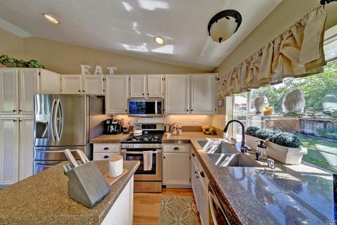 907 Granado Ct, Windsor, CA 95492 photo 11