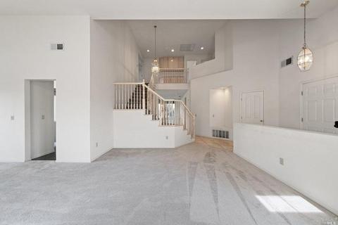 901 Sandhurst Dr, Vallejo, CA 94591 photo 2