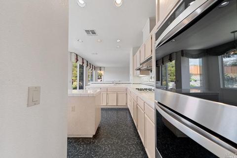 901 Sandhurst Dr, Vallejo, CA 94591 photo 11