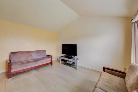 1123 Viewpoint Blvd, Rodeo, CA 94572 photo 3