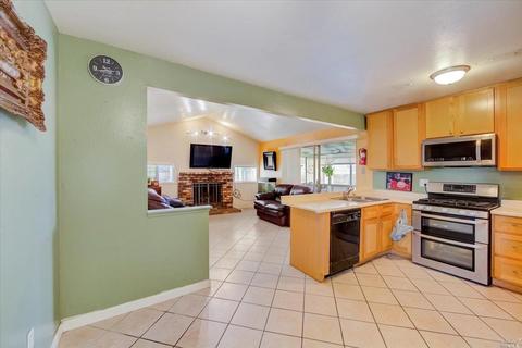 1123 Viewpoint Blvd, Rodeo, CA 94572 photo 6