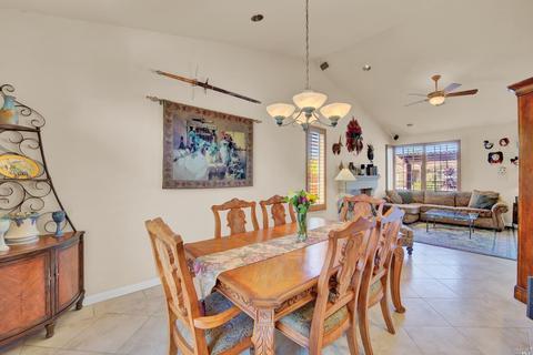 642 Fox Pointe Rd, Vacaville, CA 95687 photo 10