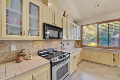 642 Fox Pointe Rd, Vacaville, CA 95687 photo 16