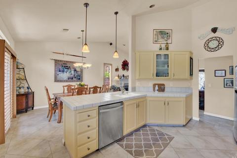 642 Fox Pointe Rd, Vacaville, CA 95687 photo 14