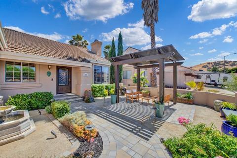 642 Fox Pointe Rd, Vacaville, CA 95687 photo 2