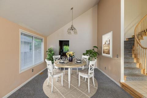 9621 Lord Dr, Windsor, CA 95492 photo 4