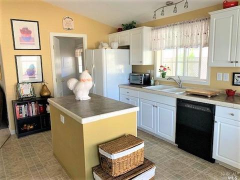 8315 Blue Spruce Way, Windsor, CA 95492 photo 7