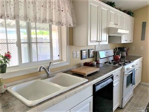 8315 Blue Spruce Way, Windsor, CA 95492 photo 9