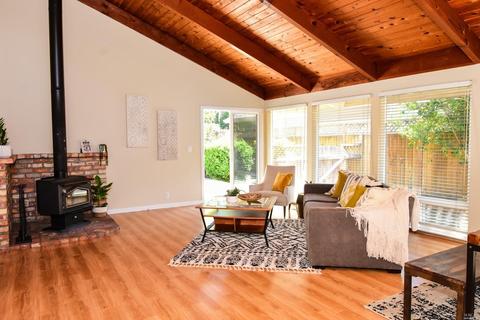 8690 Nina Ct, Cotati, CA 94931 photo 4