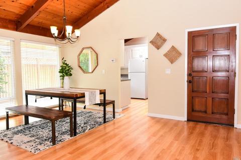 8690 Nina Ct, Cotati, CA 94931 photo 5