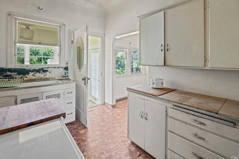 301 E K St, Benicia, CA 94510 photo 11