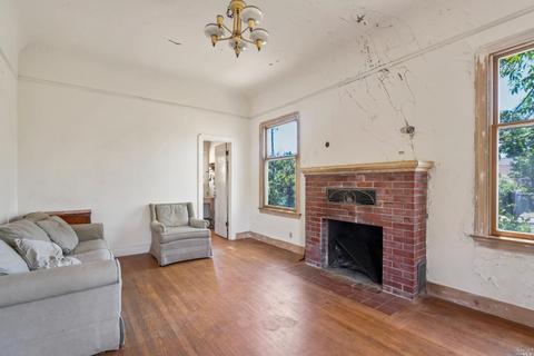 301 E K St, Benicia, CA 94510 photo 6