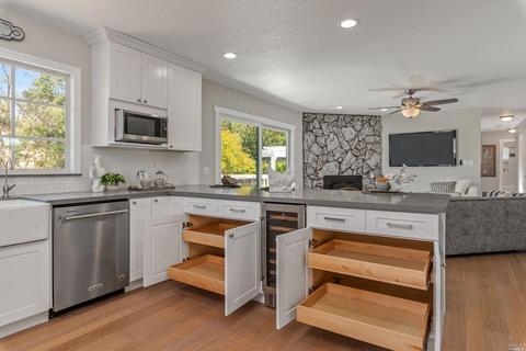 10465 Pelham Dr, Windsor, CA 95492 photo 11
