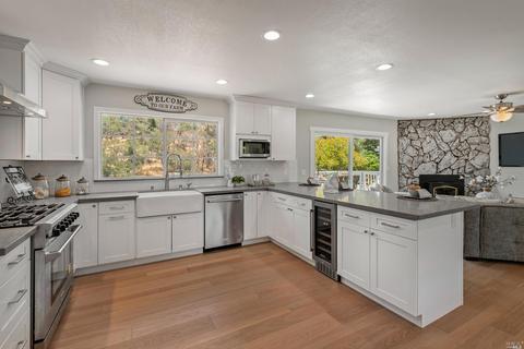 10465 Pelham Dr, Windsor, CA 95492 photo 9