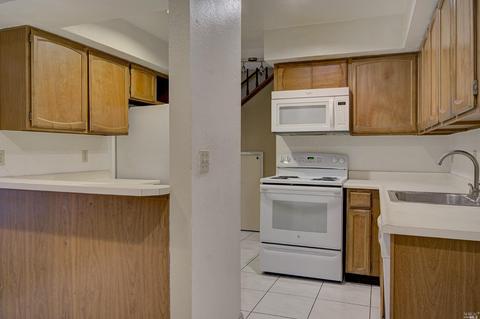 165 Oddstad Dr #65, Vallejo, CA 94589 photo 8