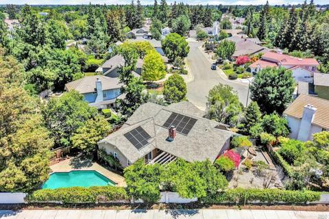 1390 Estates Dr, Dixon, CA 95620 photo 2