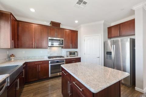 557 Jade St, Petaluma, CA 94952 photo 4
