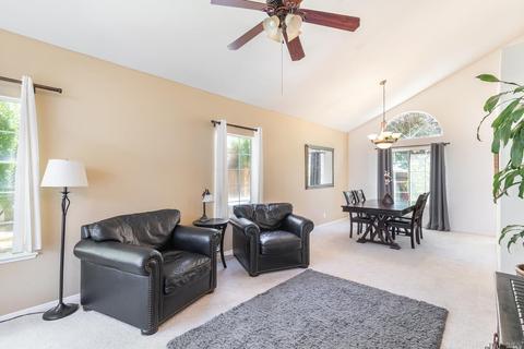 974 Buckingham Dr, Windsor, CA 95492 photo 5