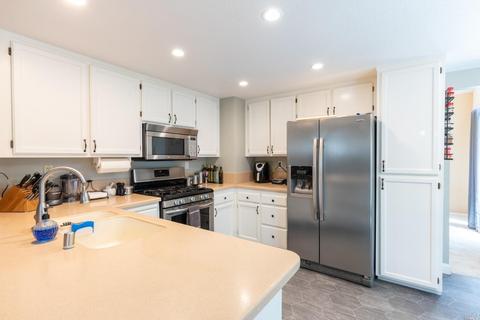 974 Buckingham Dr, Windsor, CA 95492 photo 12