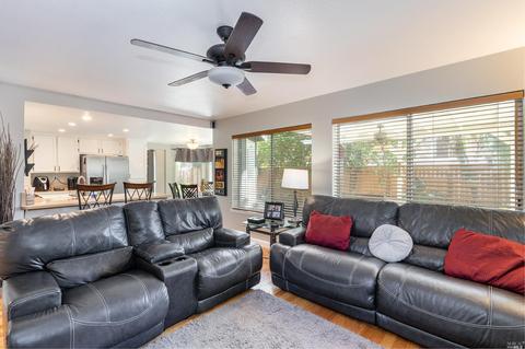974 Buckingham Dr, Windsor, CA 95492 photo 16