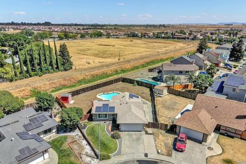 405 Colonial Cir, Vacaville, CA 95687 photo 3