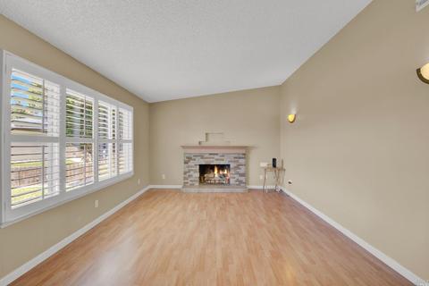 405 Colonial Cir, Vacaville, CA 95687 photo 6