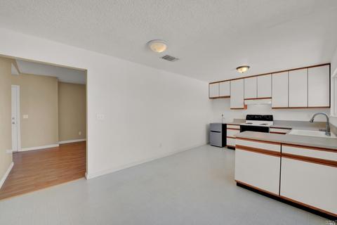 405 Colonial Cir, Vacaville, CA 95687 photo 12