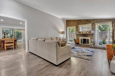 272 Edwin Dr, Vacaville, CA 95687 photo 3