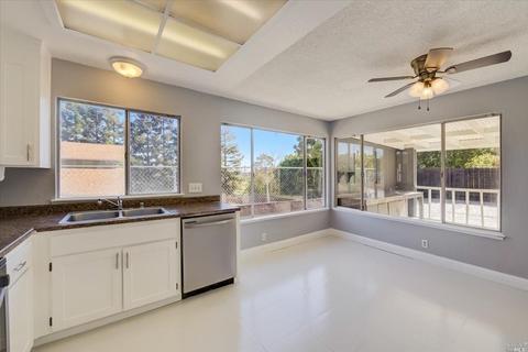 261 Woodridge Dr, Vallejo, CA 94591 photo 14
