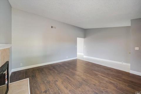 261 Woodridge Dr, Vallejo, CA 94591 photo 7
