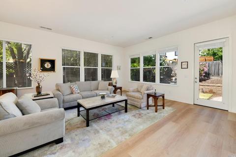 596 Decanter Cir, Windsor, CA 95492 photo 5