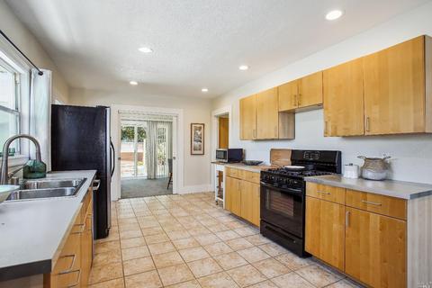 644 Everett Pl, Vallejo, CA 94590 photo 8