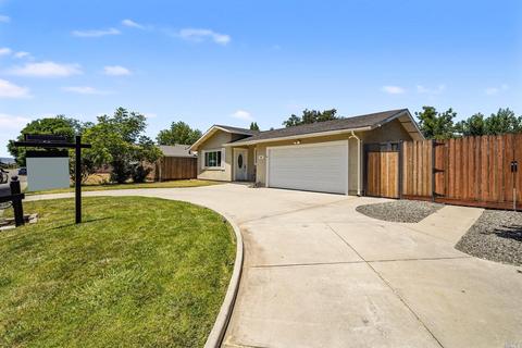 820 Camelia Dr, Dixon, CA 95620 photo 2