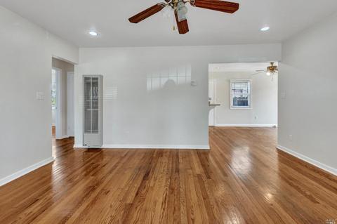 140 Franklin St, Vallejo, CA 94591 photo 2