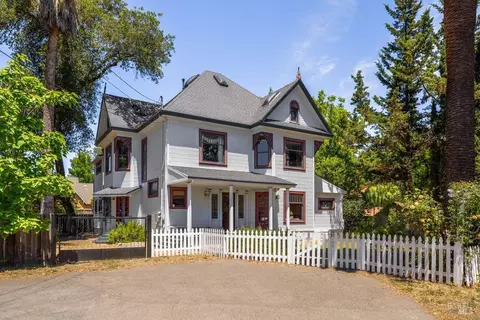122 E 4th St, Cloverdale, CA 95425