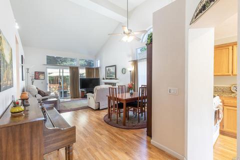 8473 Shadetree Dr, Windsor, CA 95492 photo 4