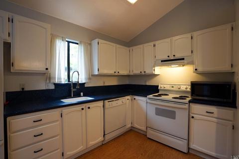 43 Pine Tree Cir, Cotati, CA 94931 photo 4