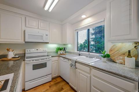 7 W Harbor Dr, Sausalito, CA 94965 photo 9