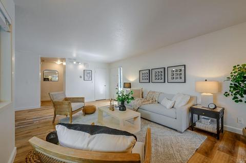 7 W Harbor Dr, Sausalito, CA 94965 photo 4