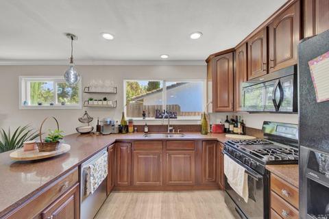 2948 Orchid St, Fairfield, CA 94533 photo 5