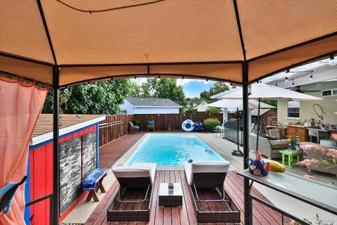1283 Shakespeare Dr, Concord, CA 94521 photo 1