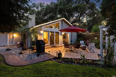 385 Walnut Ave, Sonoma, CA 95476 photo 2
